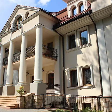 Apartament Radowid 15 w centrum z basenem-2
